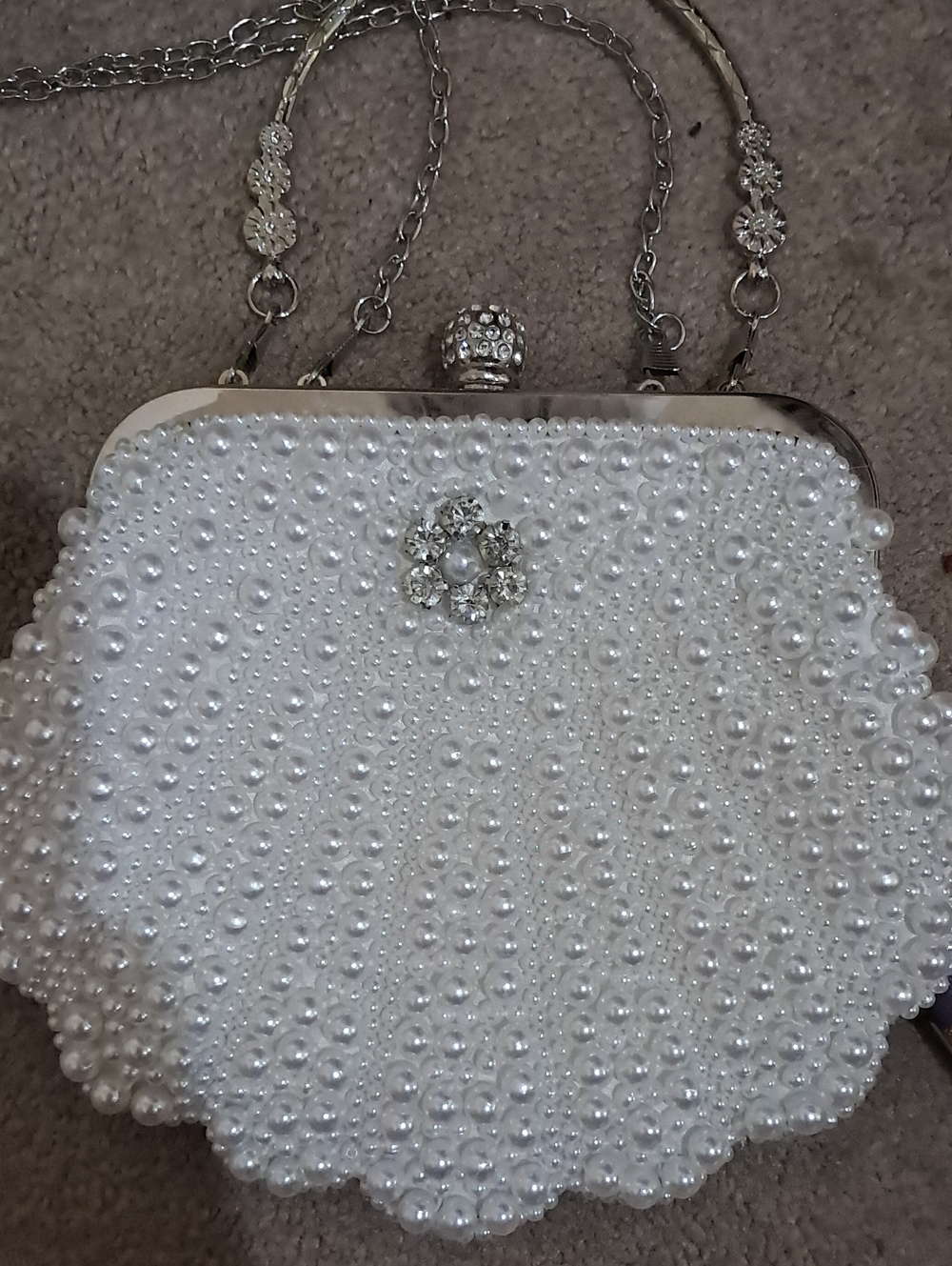 Pearl-Embellished White Evening Clutch with Rhinestone Accent